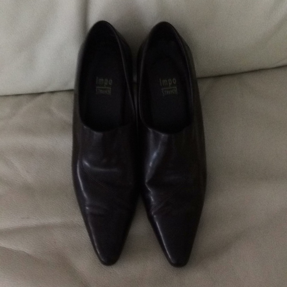 Impo black leather heels